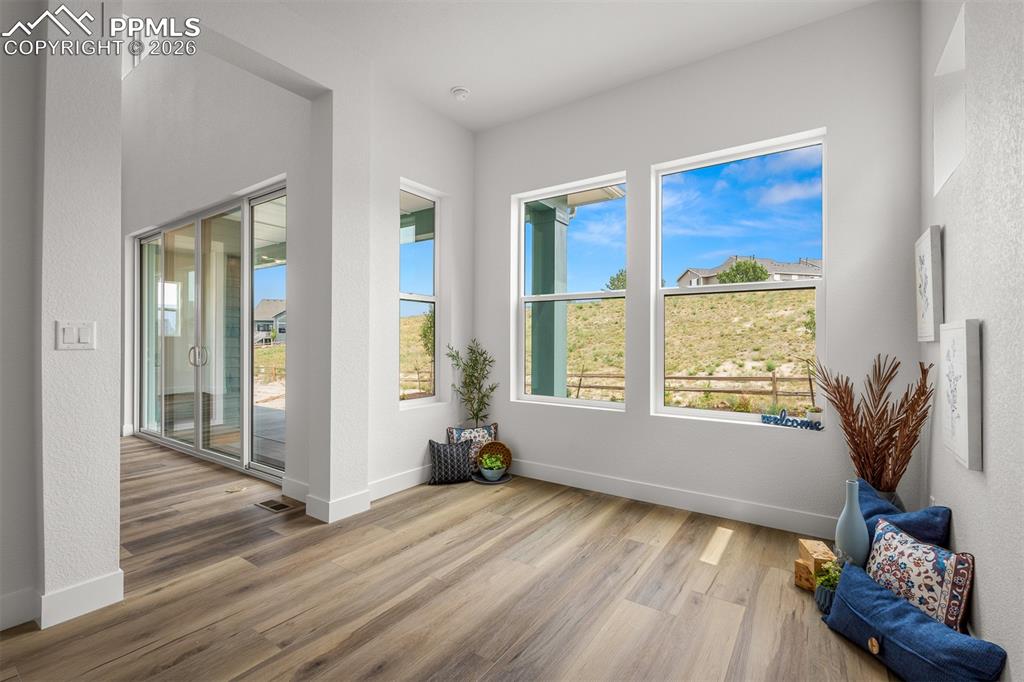 Image 20 of 41: Office