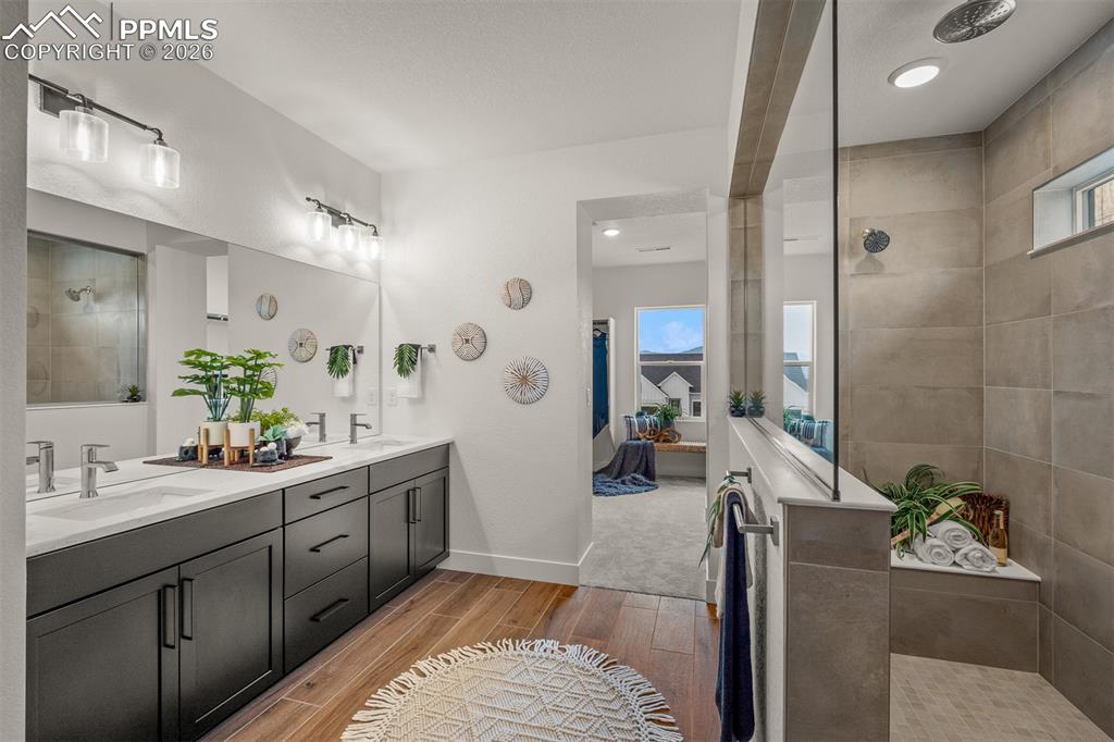 Image 25 of 41: Master Bathroom