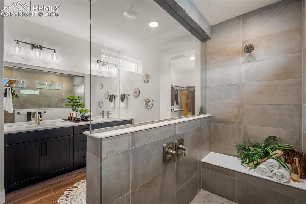 Image 26 of 41: Master Bathroom