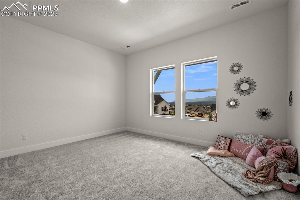 Image 29 of 41: Bedroom