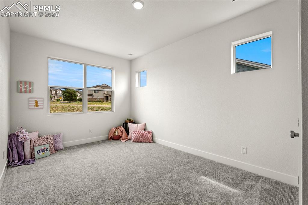 Image 31 of 41: Bedroom