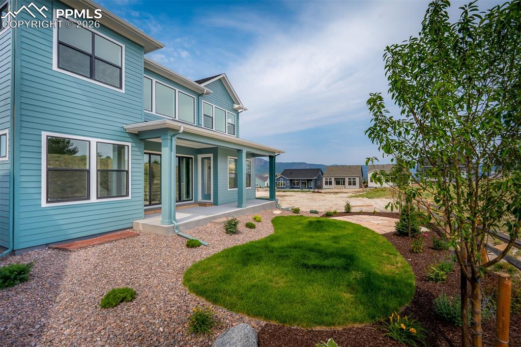 Image 40 of 41: Back of Structure