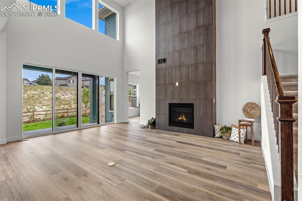 Image 7 of 41: Living Room