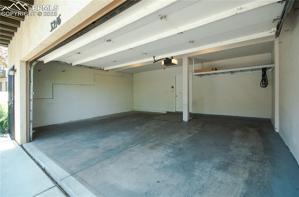 Image 36 of 45: Garage