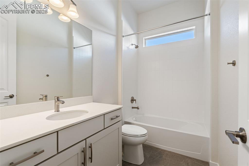 Image 4 of 7: Photos and finishes shown are for illustrative purposes