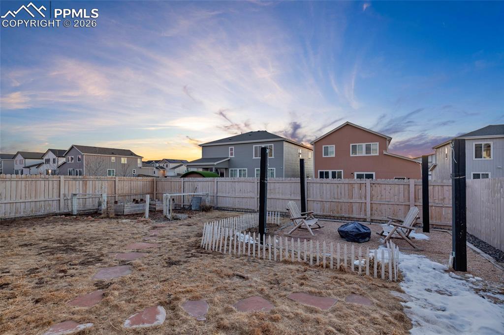 Image 48 of 49: Yard