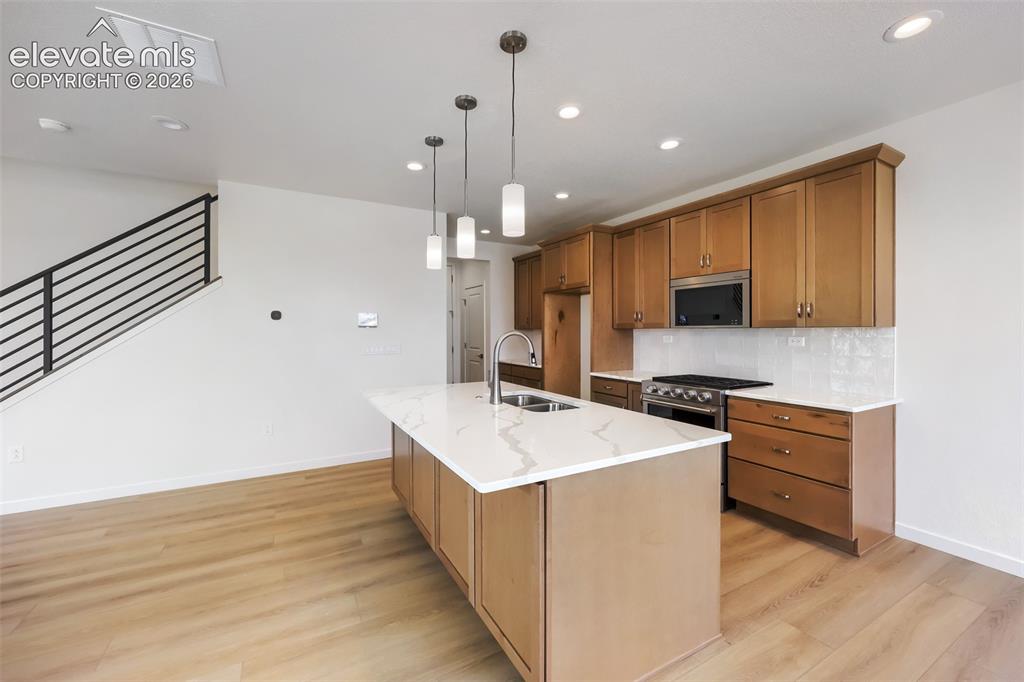 Image 6 of 17: Kitchen