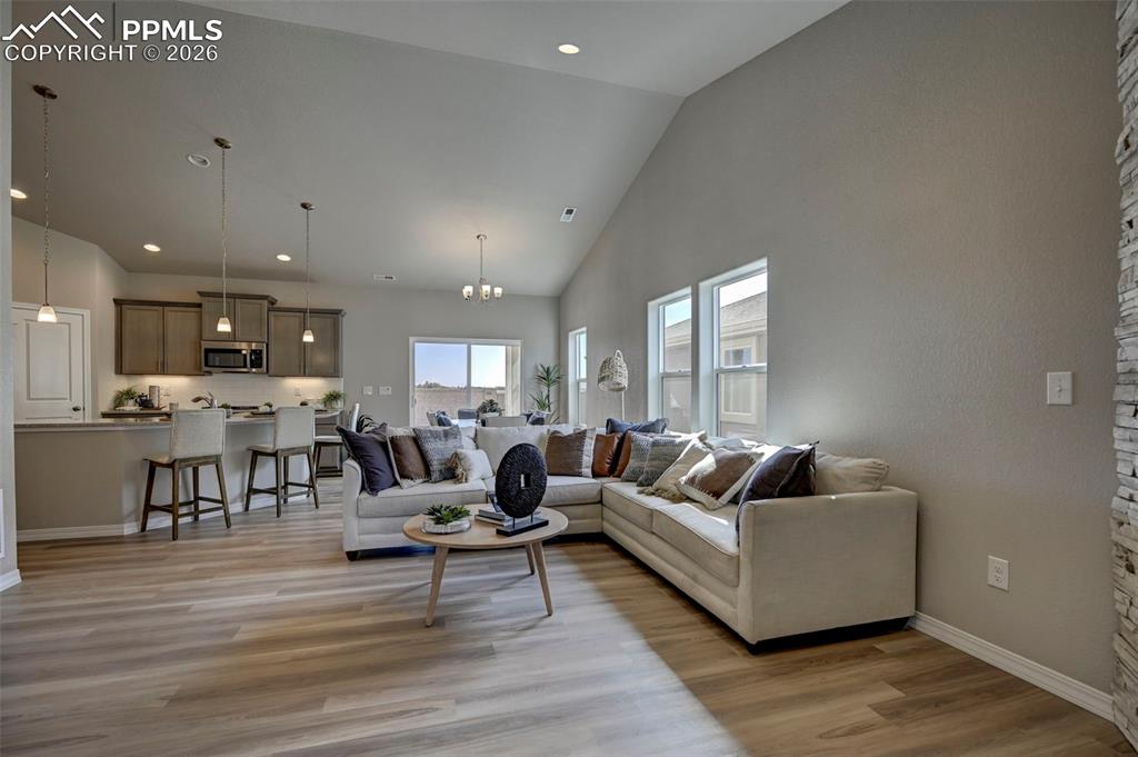 Image 5 of 20: ***Pictures are from a previously stagged model