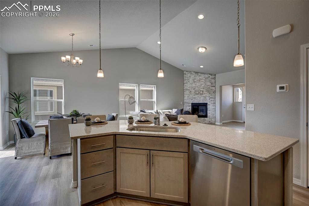 Image 8 of 20: ***Pictures are from a previously stagged model