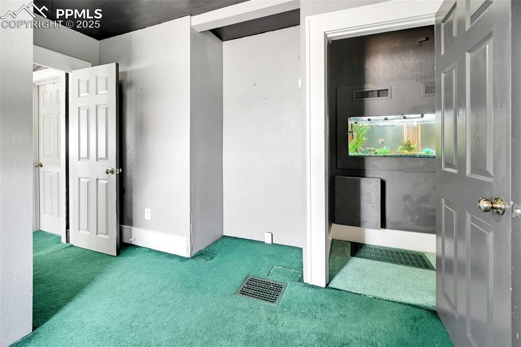 Image 20 of 34: Small third bedroom or office!