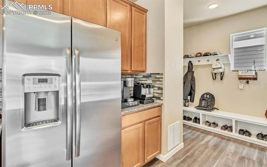 Image 14 of 38: Kitchen