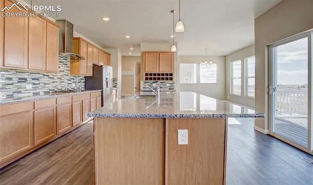 Image 9 of 38: Kitchen