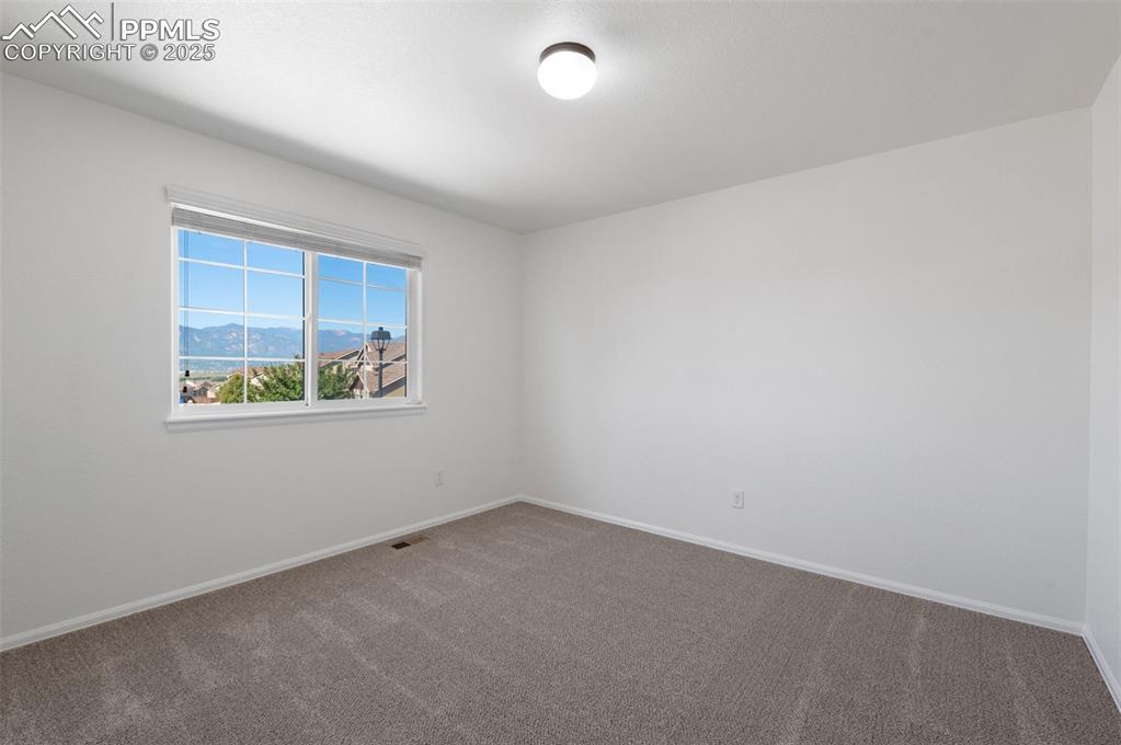 Image 27 of 49: Upstairs Bedroom #3