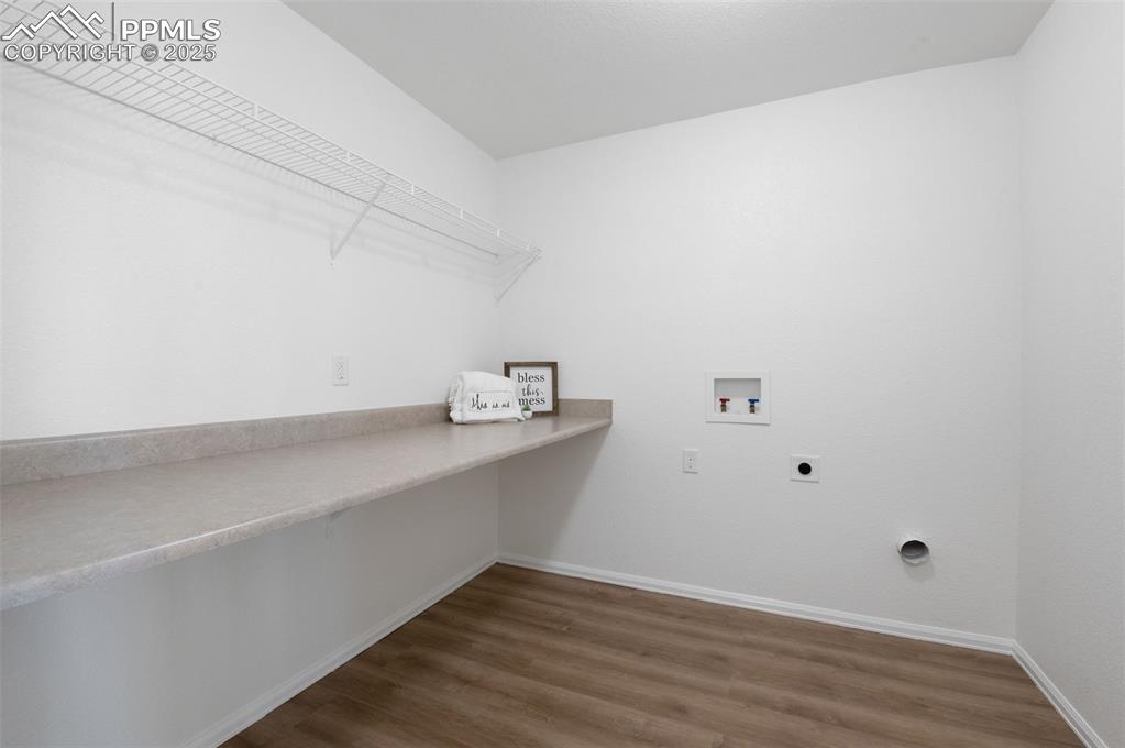 Image 34 of 49: Upstairs Laundry