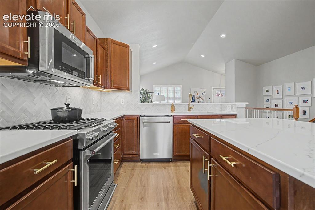 Image 11 of 34: Kitchen