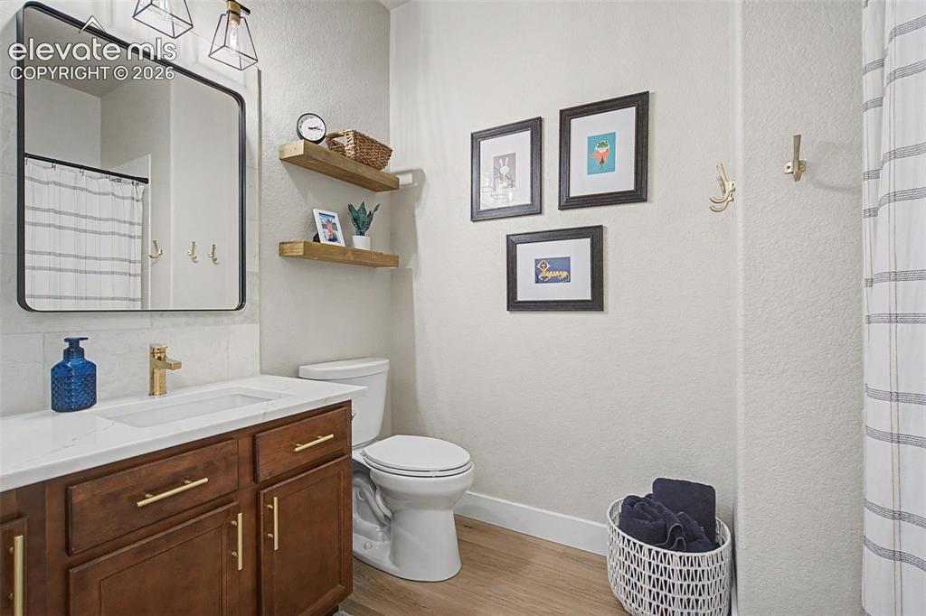 Image 12 of 34: Bathroom