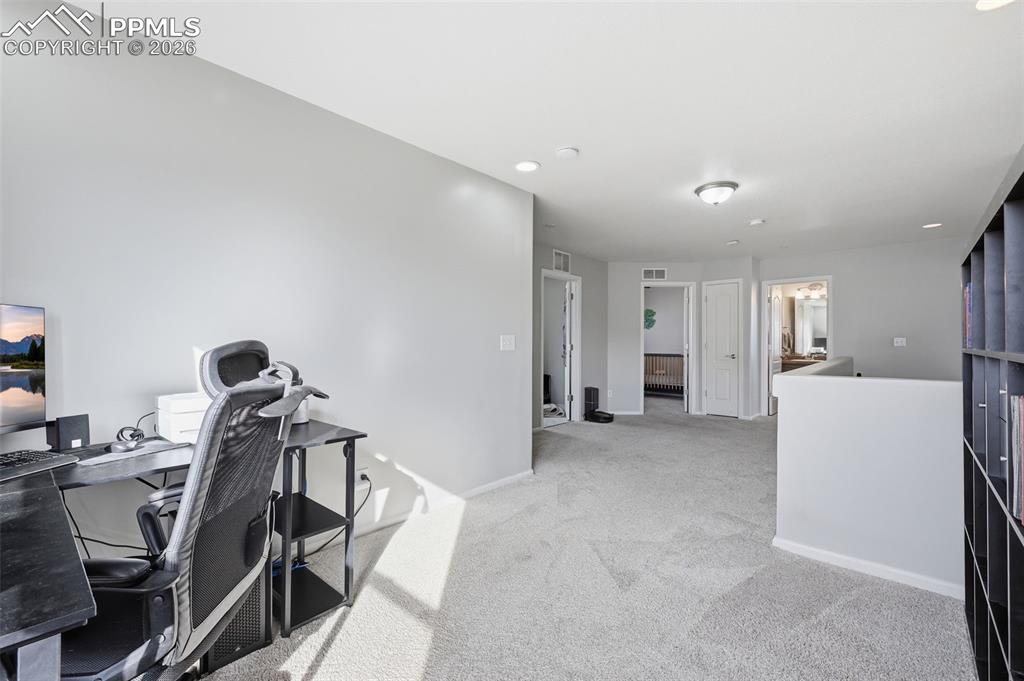 Image 10 of 24: Office