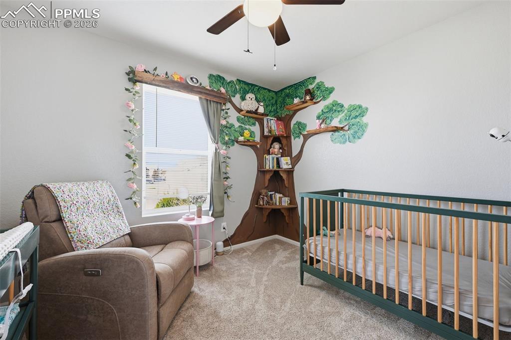 Image 12 of 24: Bedroom