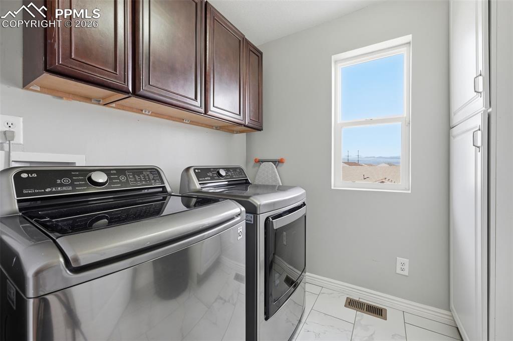 Image 13 of 24: Laundry