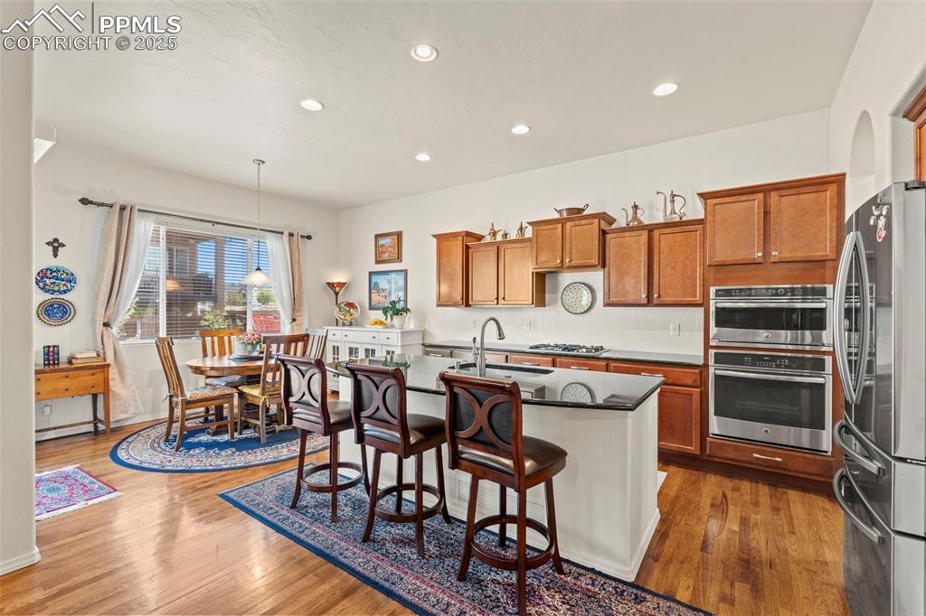 Image 10 of 46: Kitchen