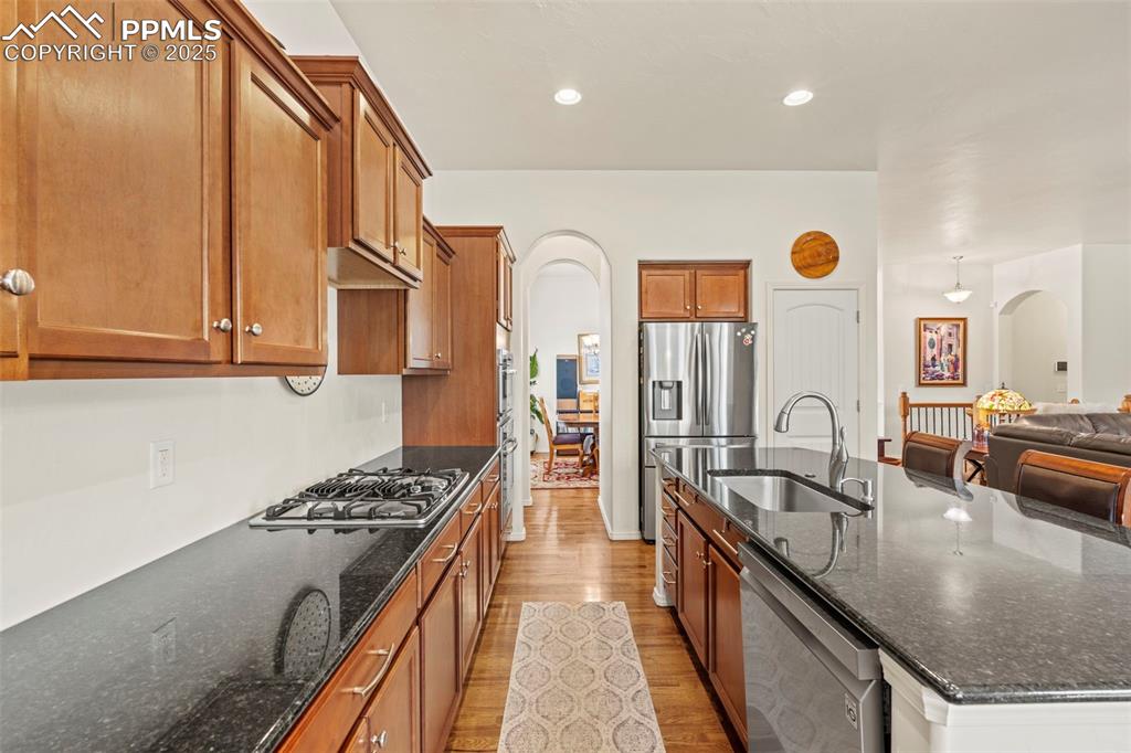 Image 13 of 46: Kitchen