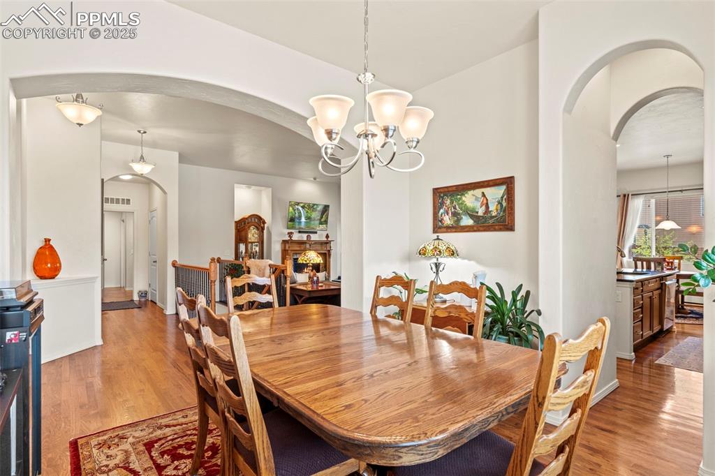 Image 8 of 46: Dining Area