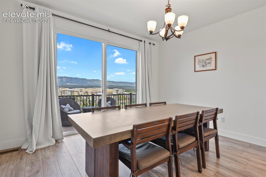 Image 9 of 45: Dining Area