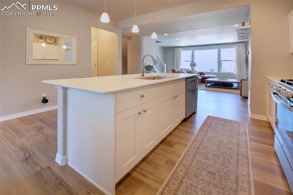 Image 10 of 38: Kitchen