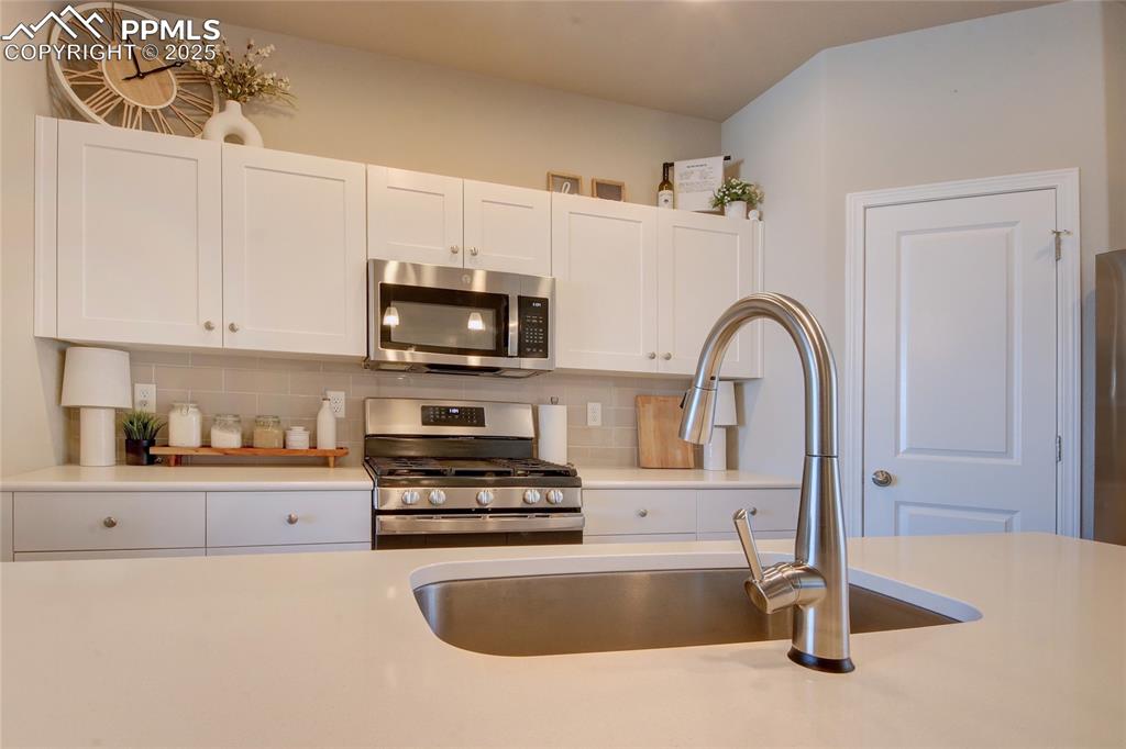 Image 13 of 38: Kitchen