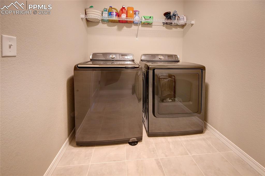 Image 28 of 38: Laundry