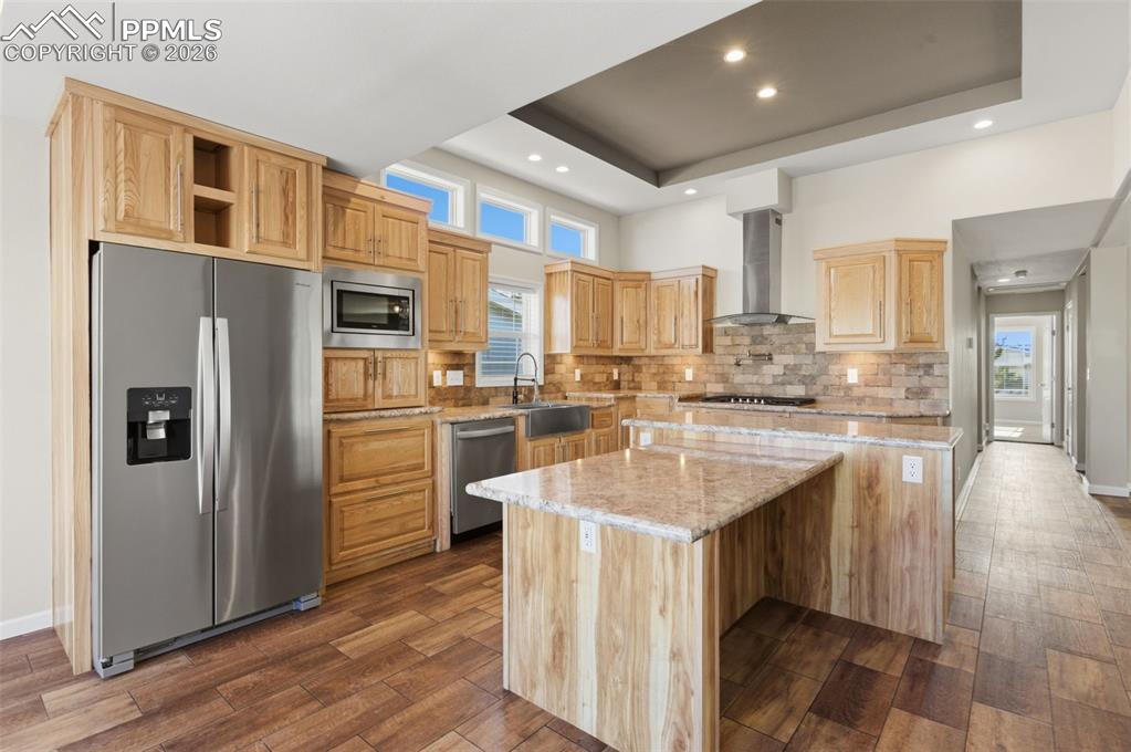 Image 2 of 34: Kitchen