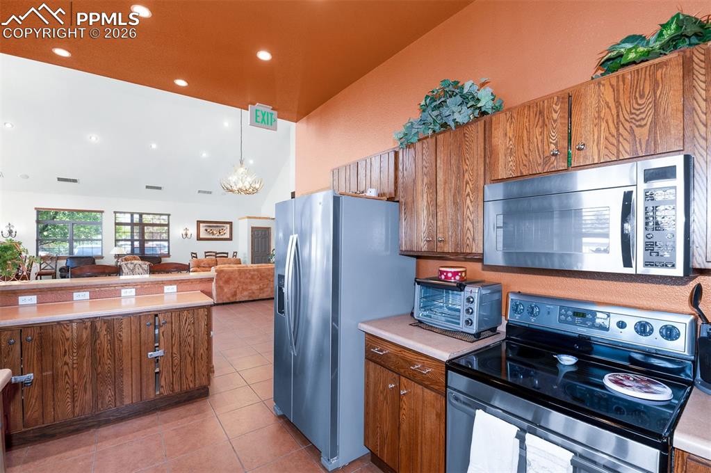 Image 34 of 34: Kitchen