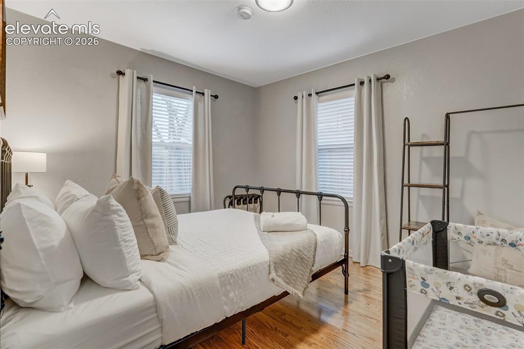 Image 17 of 48: Bedroom