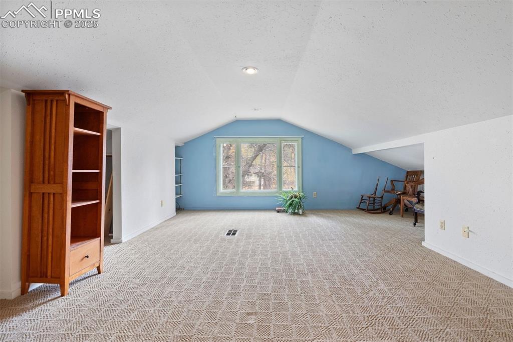 Image 36 of 50: Bonus Room