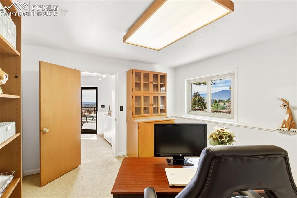 Image 40 of 50: No Description Available