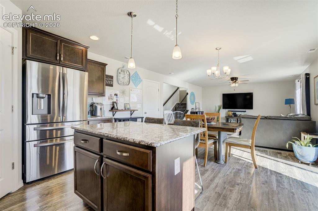 Image 13 of 32: Kitchen