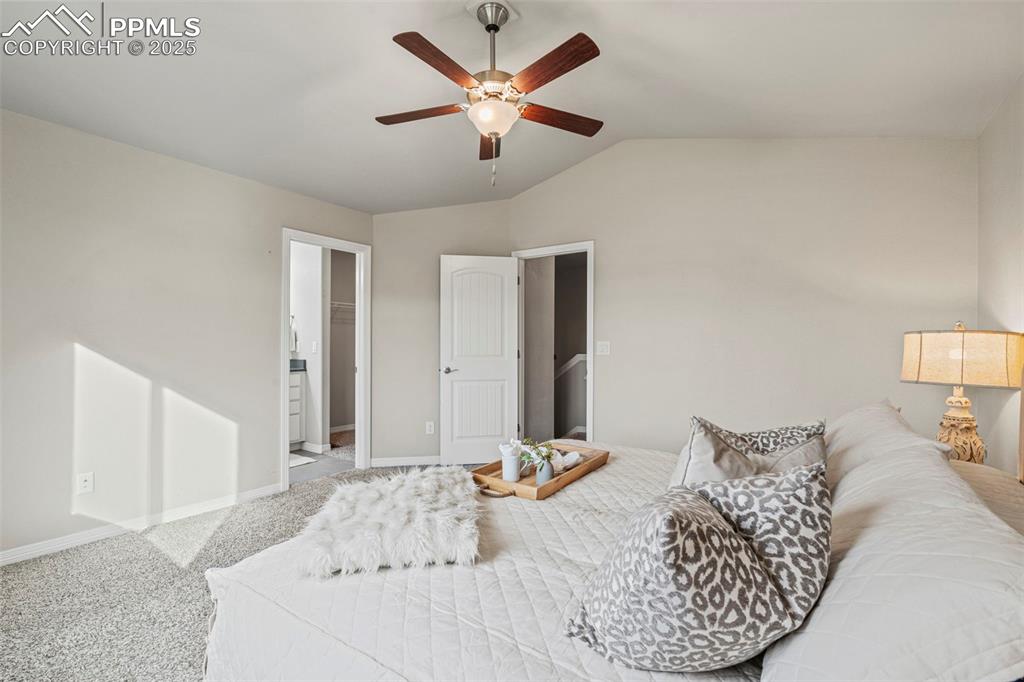 Image 19 of 32: Bedroom