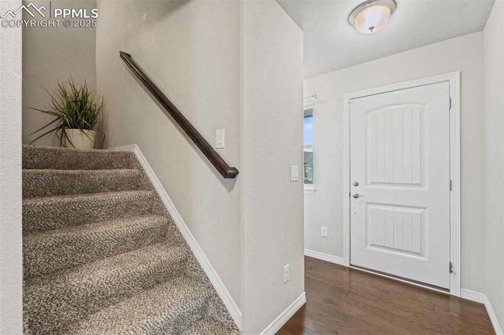 Image 6 of 32: Entry
