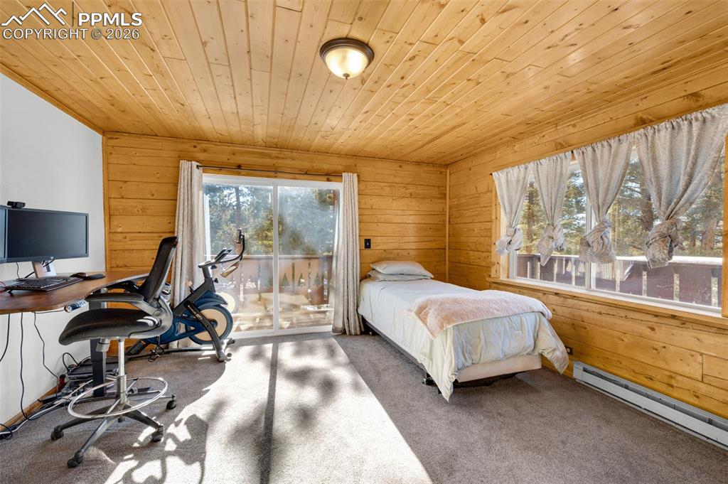 Image 10 of 31: Bedroom