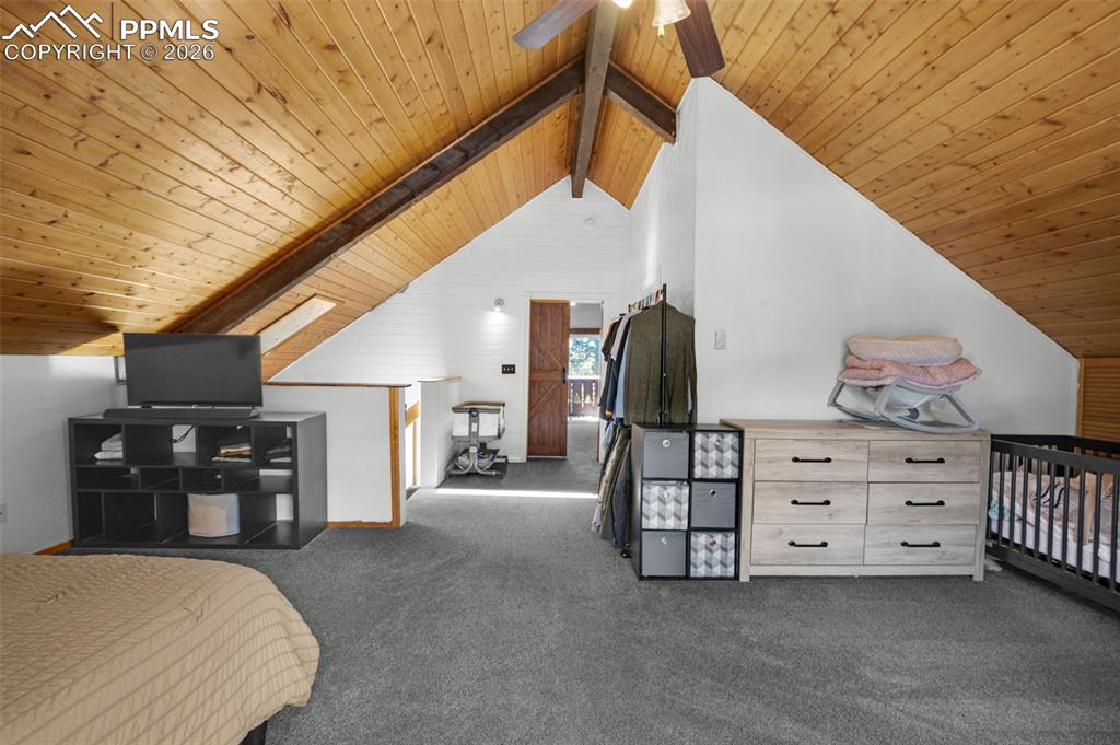 Image 15 of 31: Bedroom