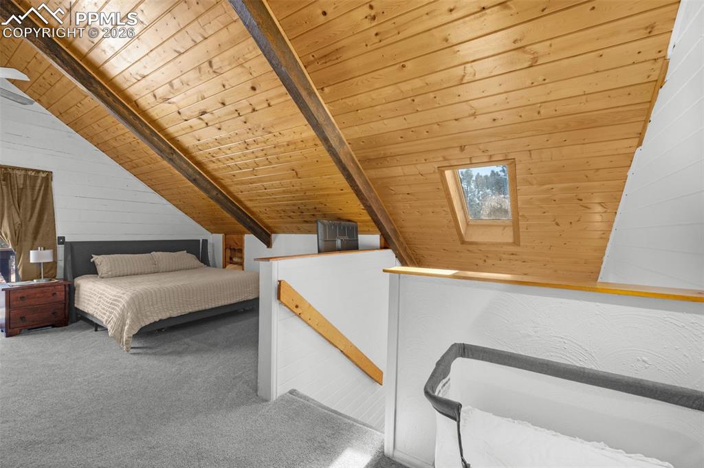 Image 16 of 31: Bedroom