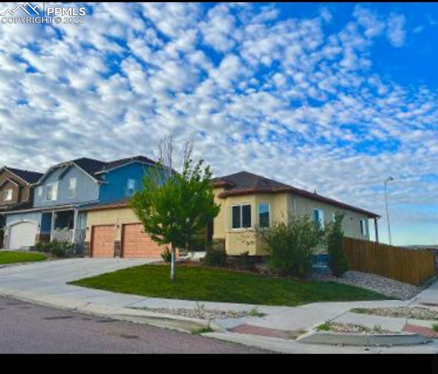 Listing 5987644, Image 2 of 27