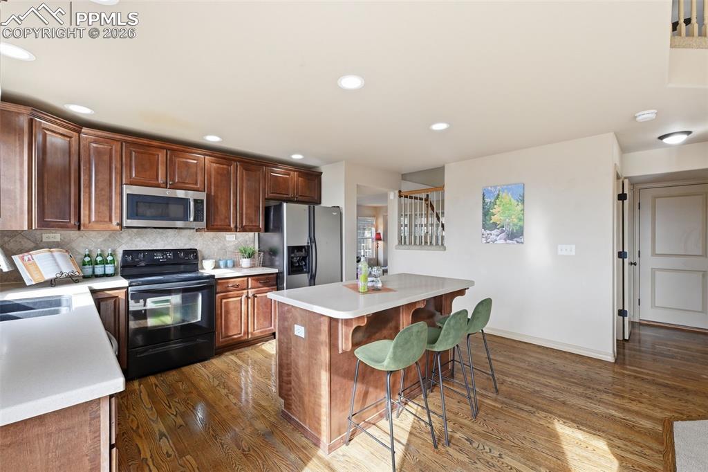 Image 17 of 42: Kitchen