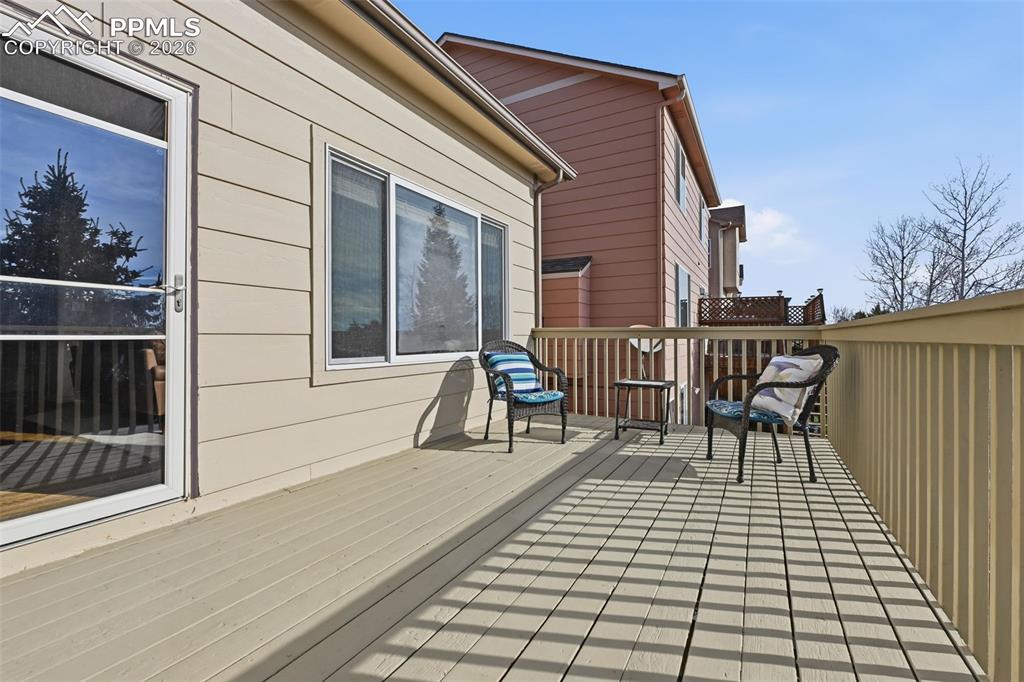 Image 18 of 42: Deck