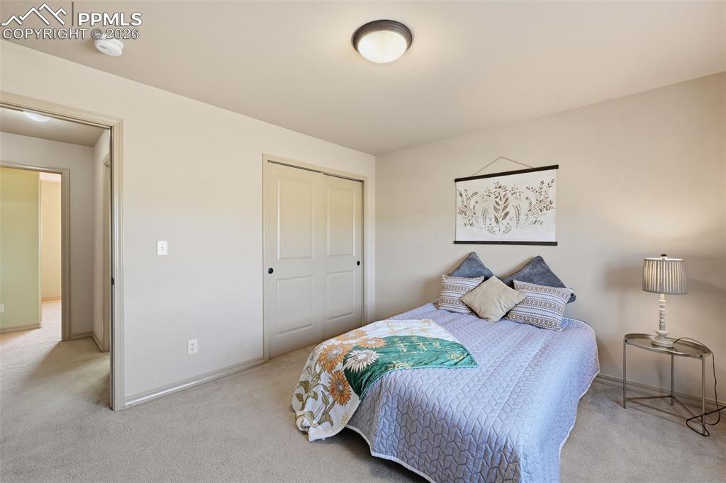 Image 27 of 42: Bedroom