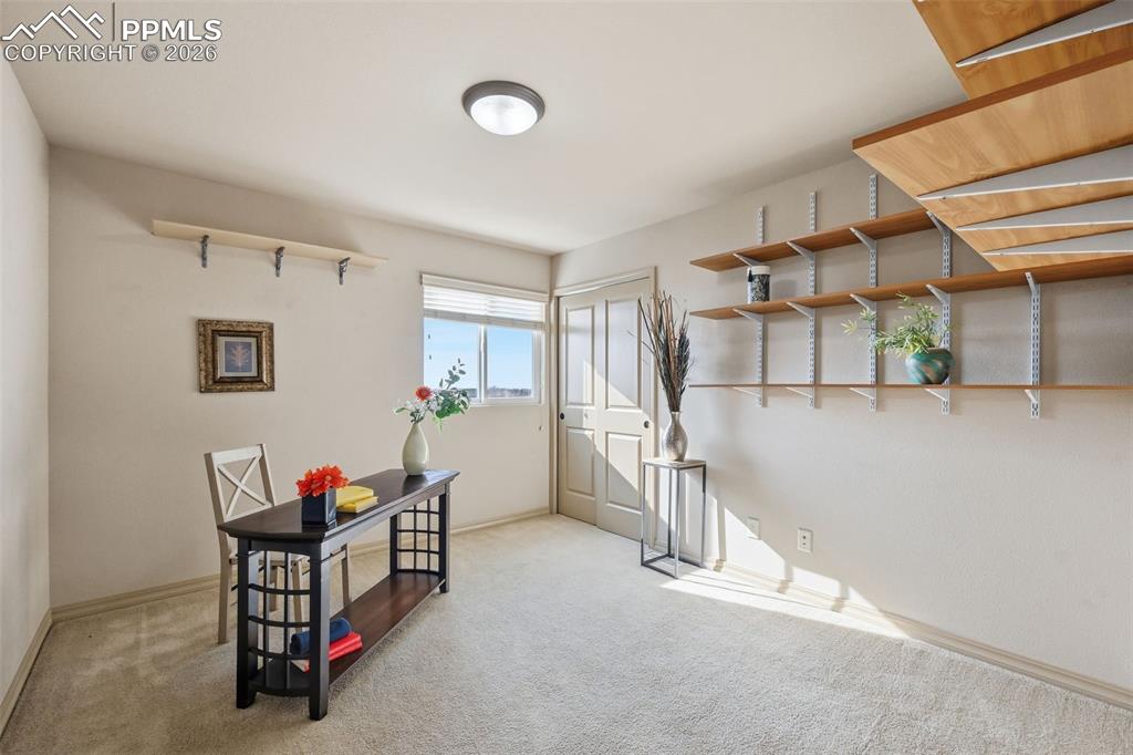 Image 28 of 42: Office