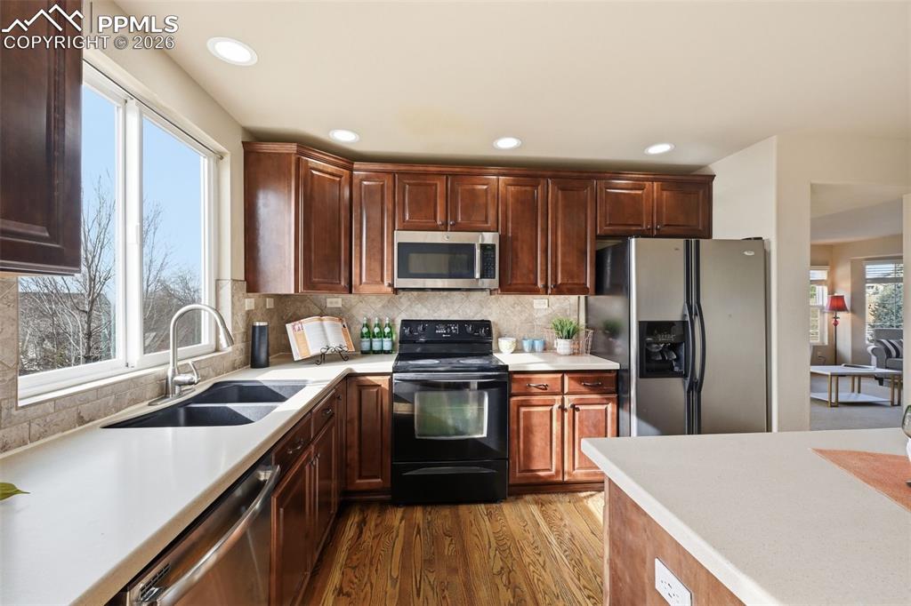 Image 3 of 42: Kitchen