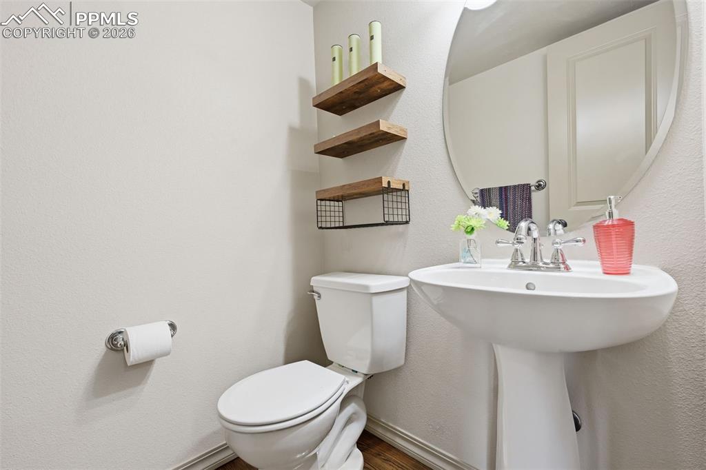 Image 31 of 42: Bathroom