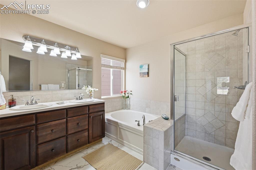 Image 5 of 42: Bathroom