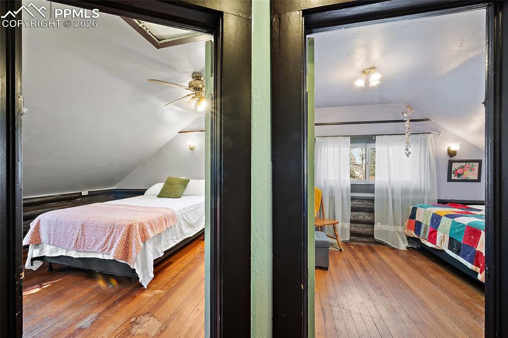 Image 21 of 37: Bedroom